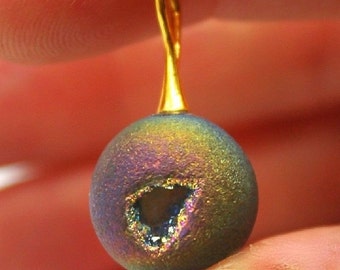 Aqua will be in its geode. Sumptuous new. Such a cave discovering his Treasure: pendant necklace