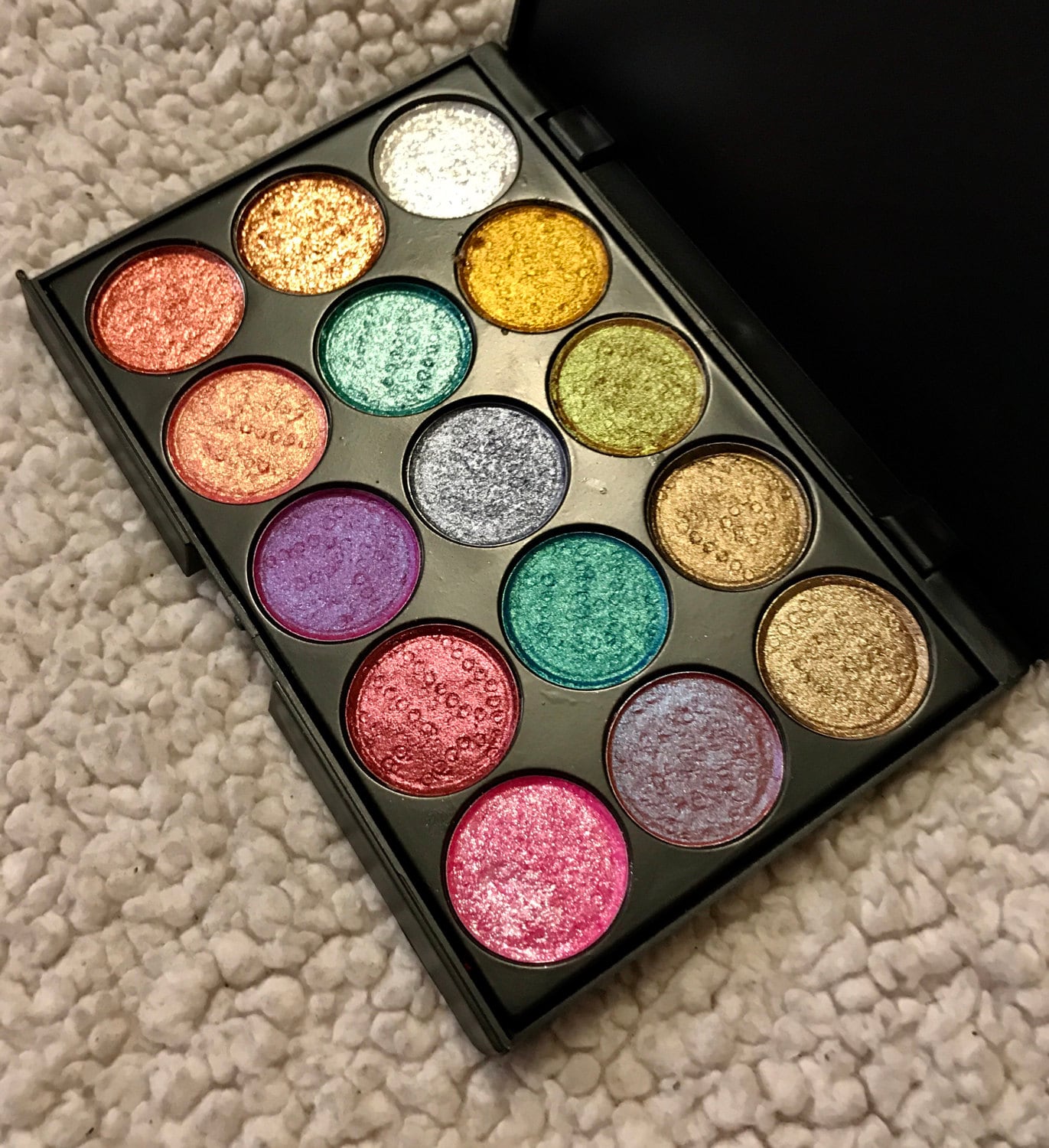 Chameleon Duochrome Vegan Eyeshadow Palette
