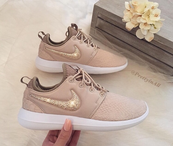 nike roshe rose gold