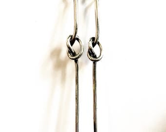 Knotty cuty sterling silver earring