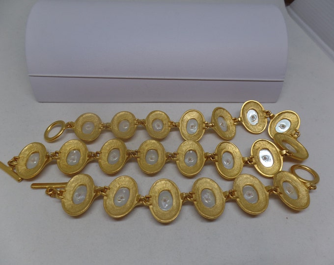 Beautiful Vintage Mabe Pearl Toggle Bracelet & Necklace Set