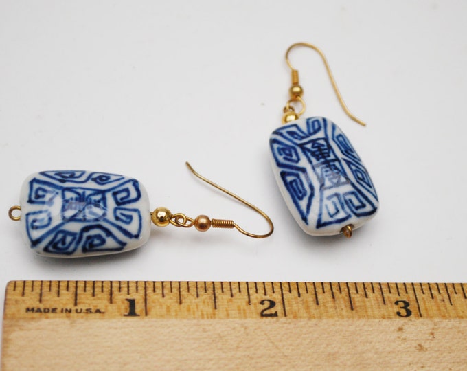 Chinese Porcelain Earrings - Dangle rectangle - Blue White - gold hooks