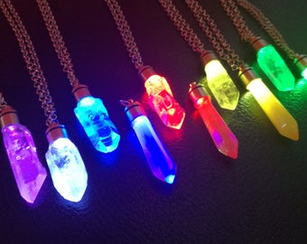 Kyber crystal pendant with light rogue one jyn erso