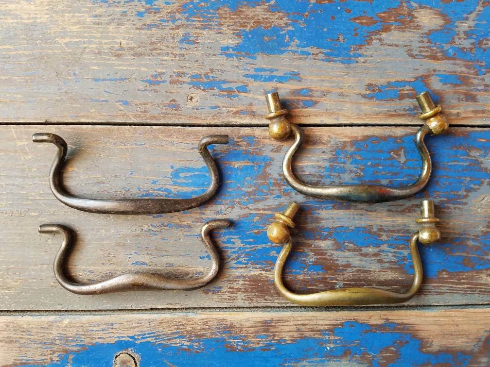 VICTORIAN DRAWER PULLS set of 4 and includes all pieces shown from