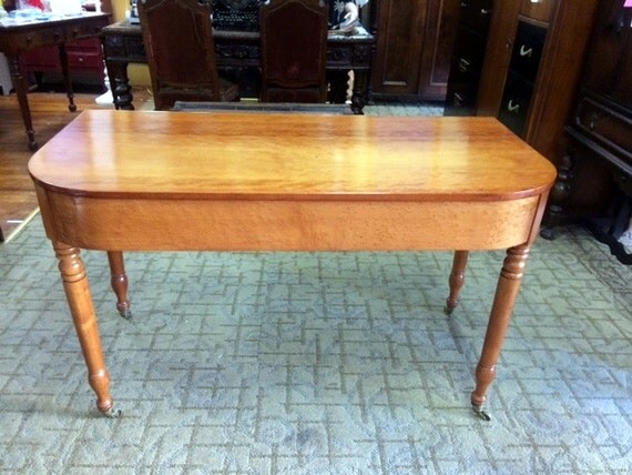 Console table beautiful vintage table