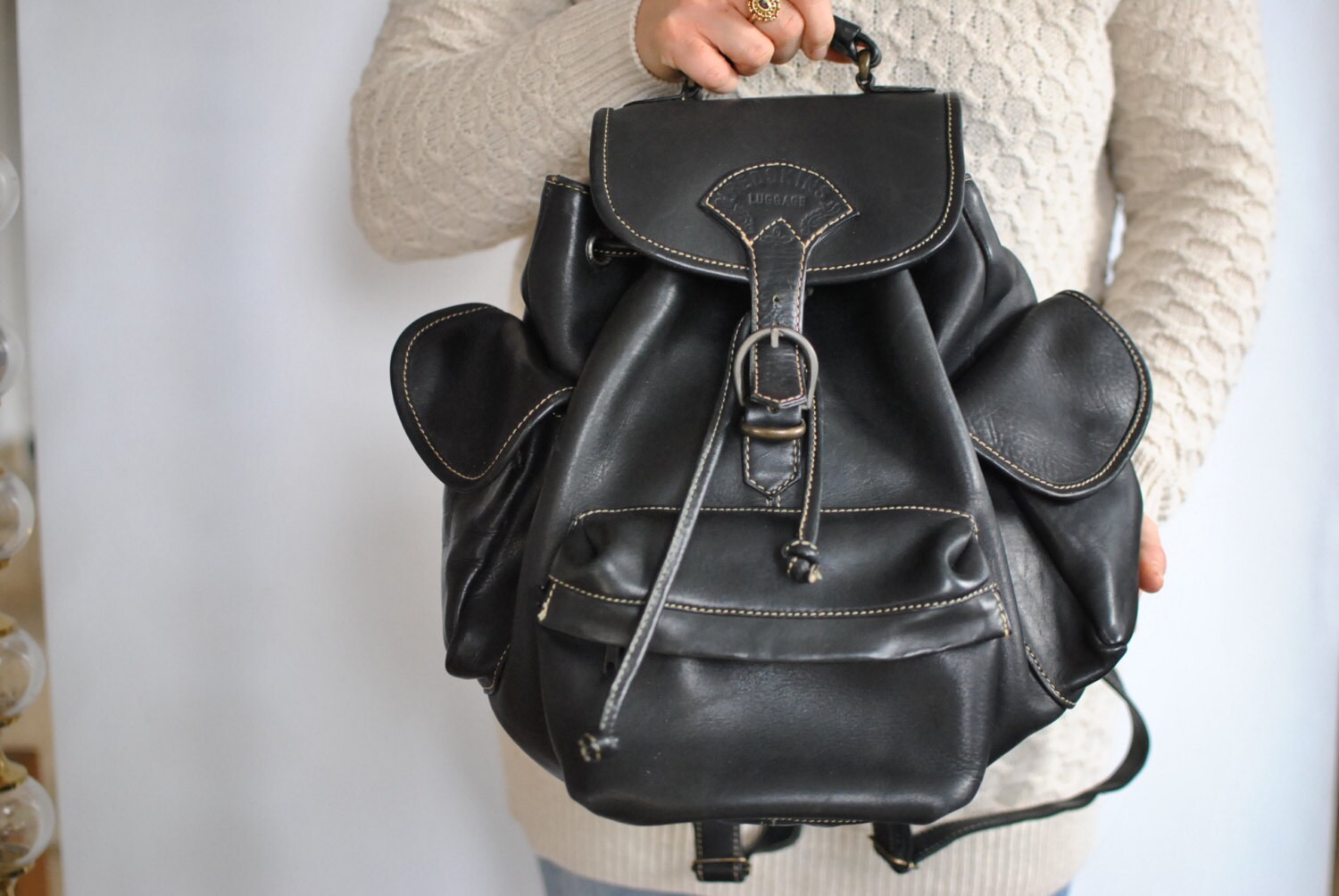 Vintage LEATHER BACKPACK ..........510