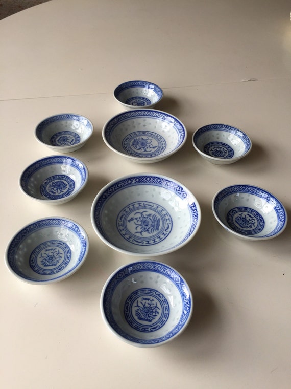 Small chinese bowls rice grain pattern.