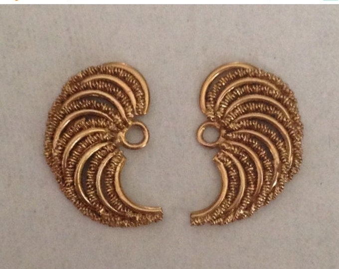Storewide 25% Off SALE Vintage 14k Gold Designer Wingback Style Jewelry Accents Featuring Alternating Stone Wire Inspired Finish