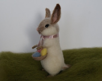 Easter bunny, Needle felt bunny, Needle felt rabbit, Bunny with a basket, Needle felt animal, Needle felt miniature, Easter decor