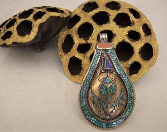 Tibetan pendant. Tibetan Jewellery. Ethnic Jewellery. Tibetan pendant. Tibetan jewelry. Ethnic jewelry.
