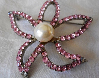 VINTAGE Pink Rhinestone in Metal Open Starfish Flower Costume Jewelry Brooch