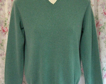 Cashmere Sweater Pullover - 90s Sage Green Jumper - Lands' End Label - V Neckline - Classic - Preppy - Excellent Condition - Size Small