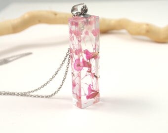 Terrarium Necklace, Pressed Flowers, Vertical Bar Necklace, Bar Necklace with Real flowers, Botanical Jewelry, Plant Necklace, Pink flower