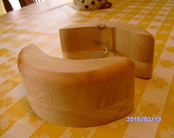 Cedar and Pine big head hat stretcher 2 1/4 inches tall