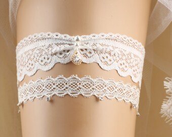 wedding garter set, bridal garter set, lace garter set, white garter set, rhinestone garter, toss garter, pearl garter, beads garter