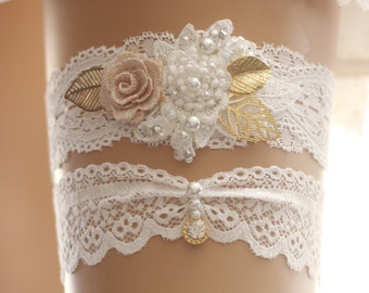 wedding garter set, bridal garter set, lace garter set, white garter set, crystal garter, toss garter, white lace garter set