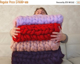 Chunky knit Blanket. Merino Wool Blanket. Extreme Knitting by woolWow!Available in many dimensions up to 150 inches and over 70 colors