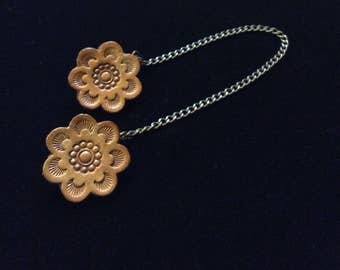 Vintage Leather Collar Clips- Leather Flower Clips With Chain- Leather Sweater Clips- Flower Collar Clips