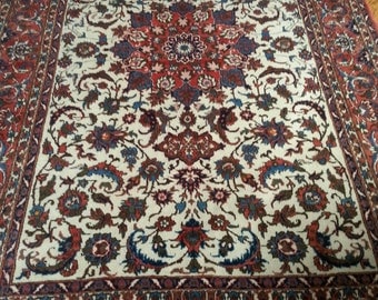 Antique Persian rug Esfahan 6.11 × 4.9 ft 212 × 145 cm