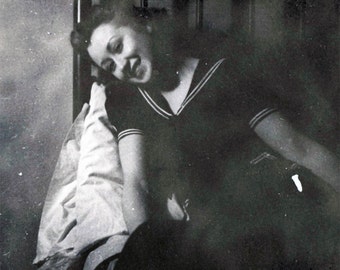 vintage photo 1940 Darling Sailor Girl Coy Look in Bed Sweet Face Snapshot