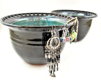 Pottery Earring holder, Large Earring bowl, Jewelry Bowl, organizer - In stock