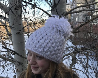 Winter hat// beanie// crochet hat// pom pom// womens hat
