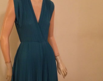 Teal Pleated Sleeveless Dress by Jody of California Small