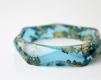 ocean blue wavy eco resin bangle with gold flakes
