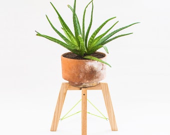 Small modern wood plant stand - Minimal handmade planter stand - Short wood planter base - Plant pot stand - Home garden accessories