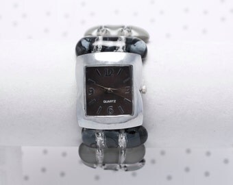 Montre bracelet en verre fusionné grise et noire