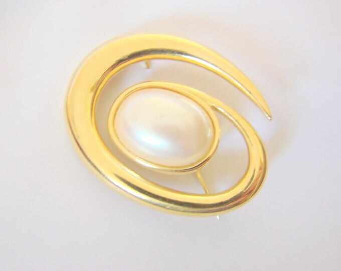 Vintage Monet Modernist Goldtone Pearl Cabochon Brooch Designer Signed Jewelry Jewellery