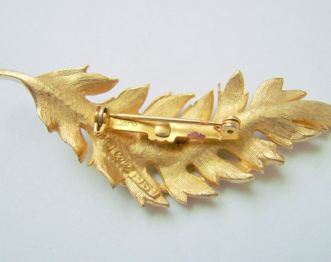 Vintage 1961 Textured Goldtone Leaf Brooch / Retro / Designer Signed / Jewelry / Jewellery