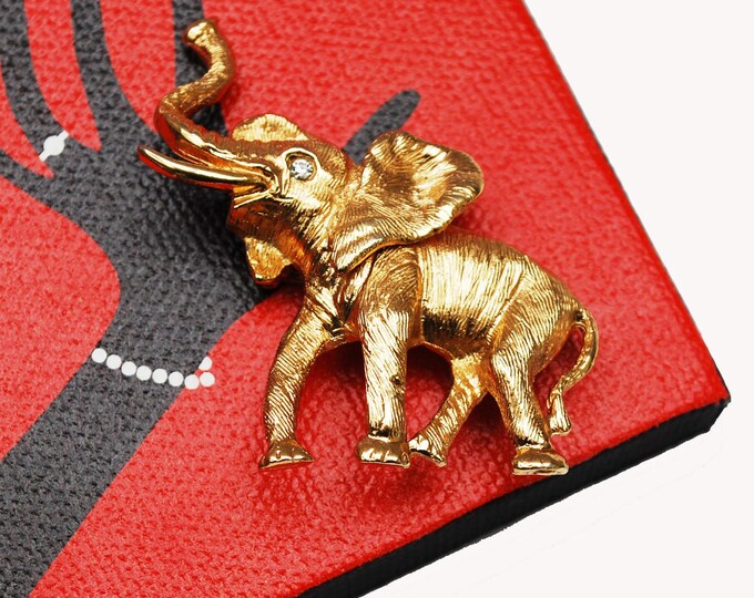 Napier elephant Brooch - gold plated metal - rhinestone - figurine pin