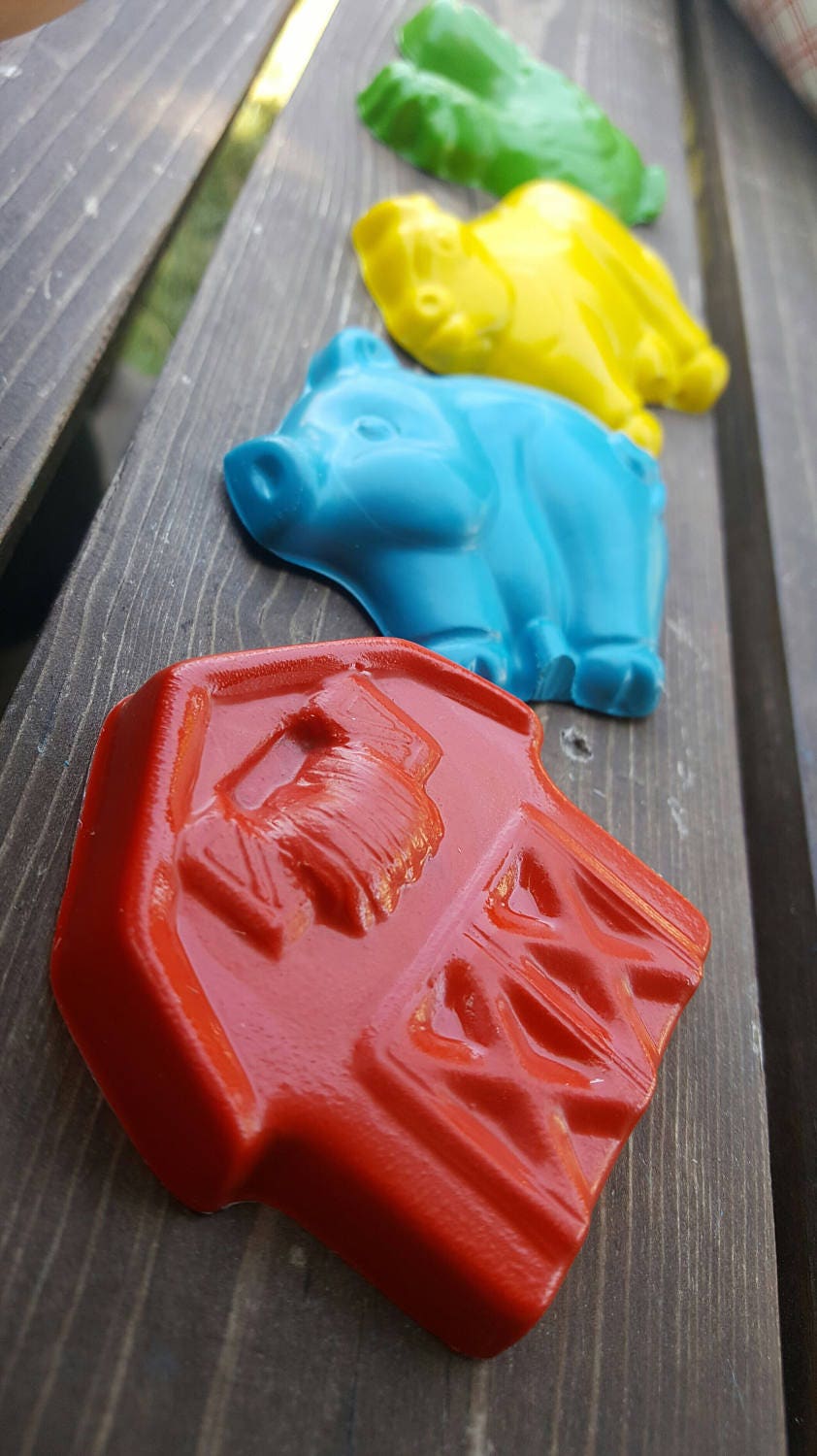 Jumbo Farm Crayons set of 16 Cow crayons pig crayons