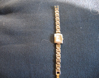 Vintage Carriage by Timex Woman's Watch(DM-113).