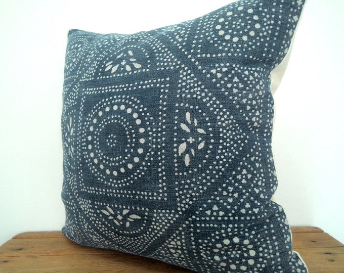 SALE! 18"x 18" Old Chinese Indigo Batik Pillow Cover/HMONG Batik Indigo Pillow Case/Boho Throw Pillow/Ethnic Costume Textile Cushion Cover