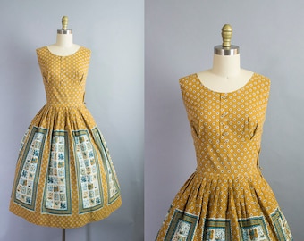 1950s floral cotton dress/ 50s shelf bust novelty panel print cotton dress/ medium
