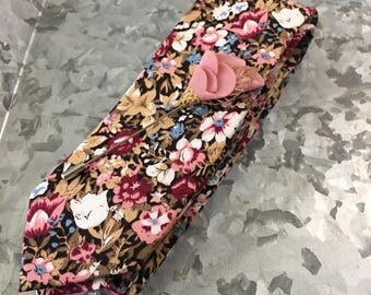 Rusty pink and brown floral tie with lapel pin