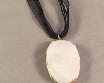 Outlander Necklace, Claire Fraser, La Dame Blanche, Outlander Poison Detector Necklace, Sassenach Jewelry, Druzy Quartz Poison detector