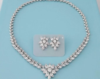 Sparkling Crystal Bridal Jewelry Set, Vintage Inspired Necklace Stud Earrings Wedding Jewelry, Flower Elegance Mother of the bride Gift
