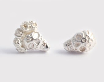 Silver Skull Earrings, Skull Studs, Tiny Skull Earrings, Goth Earrings, Sugar Skull Earrings, Skull Post Earrings, Frida Earrings