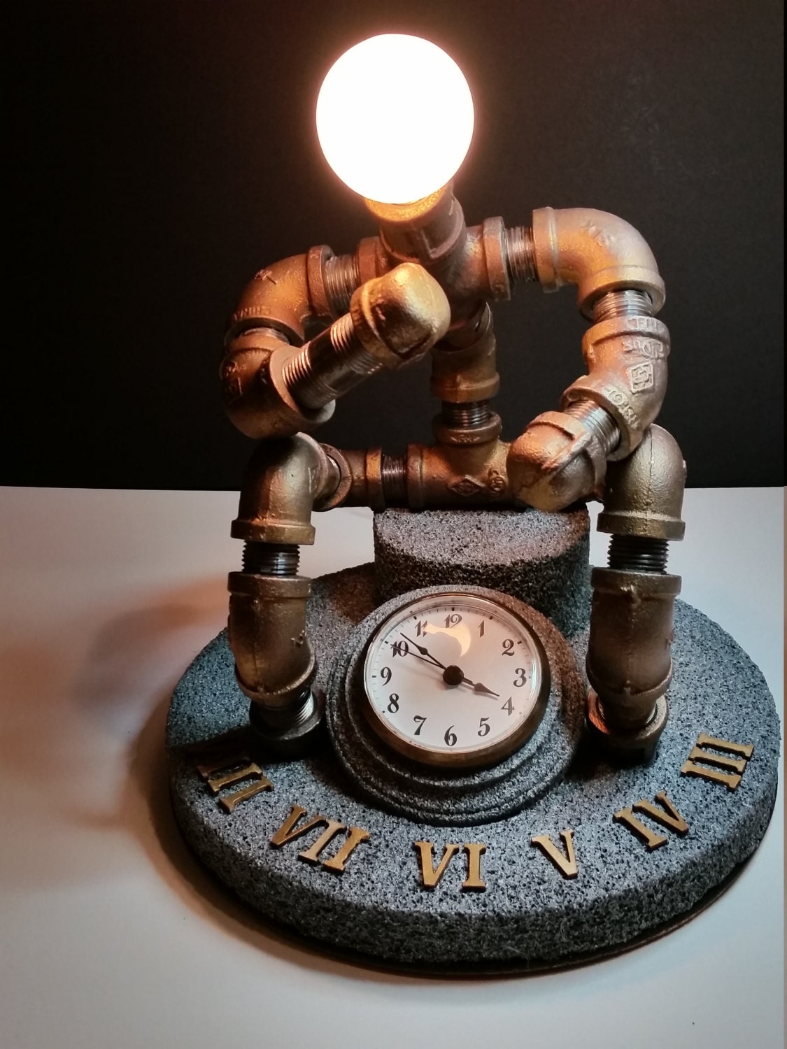 Robot Pipe lamp /The Thinker Robot Clock/ industrial Lamp