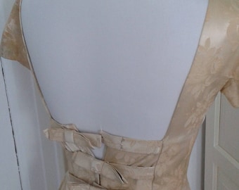50s Gold Brocade Cocktail Dress, Wiggle Dress, Low Back, Bows. Size XS