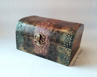Pandora's box, keepsake box treasure chest, medium jewelry box in metallic gold green and red gift for her gifts for mom sister grandma aunt