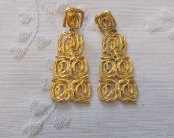 Items Similar To Vintage Gold Tone Dangle Earrings On Etsy