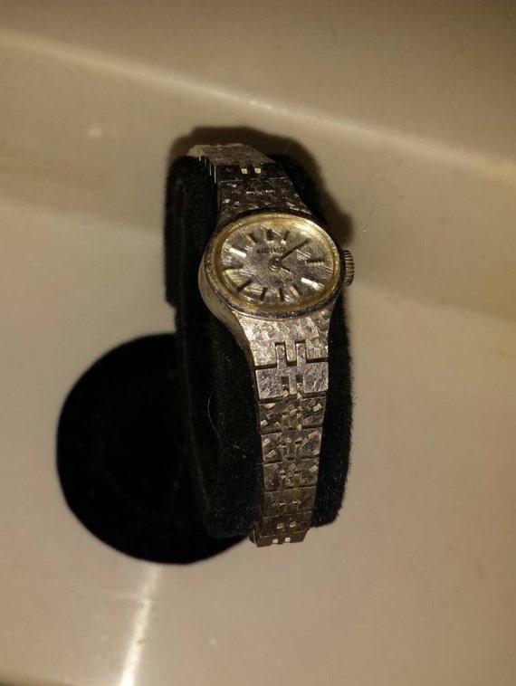 Seiko Ladies Wrist Watch Wind Up Watch Mechanical Works Great