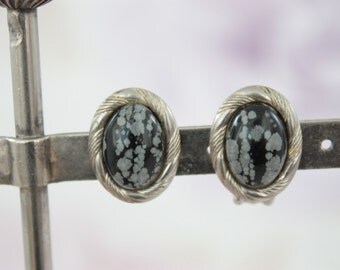 Vintage Faux Snowflake Obsidian Earrings - Oval Clip On Earrings - Vintage Faux Gemstone Earrings - Black And Silver Earrings