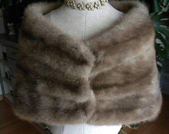 Lovely natural grey mink fur stole / cape / wedding