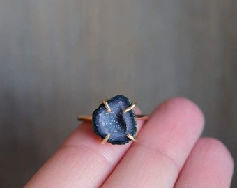 Small Tabasco Geode Ring. Light Violet Raw Stone Gold Fill Ring. Promise Druzy Geode Ring. Natural Stone. Anniversary Gift. Birthday Gift
