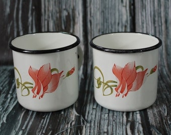 Soviet white metal mug Soviet enamel cup Enamelware Mug Enamel tea cup Enamel camping mug Rustic vintage decor Mug with a floral pattern